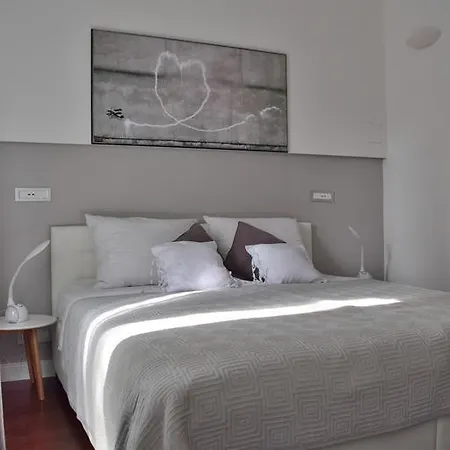 Feel Good Apartment